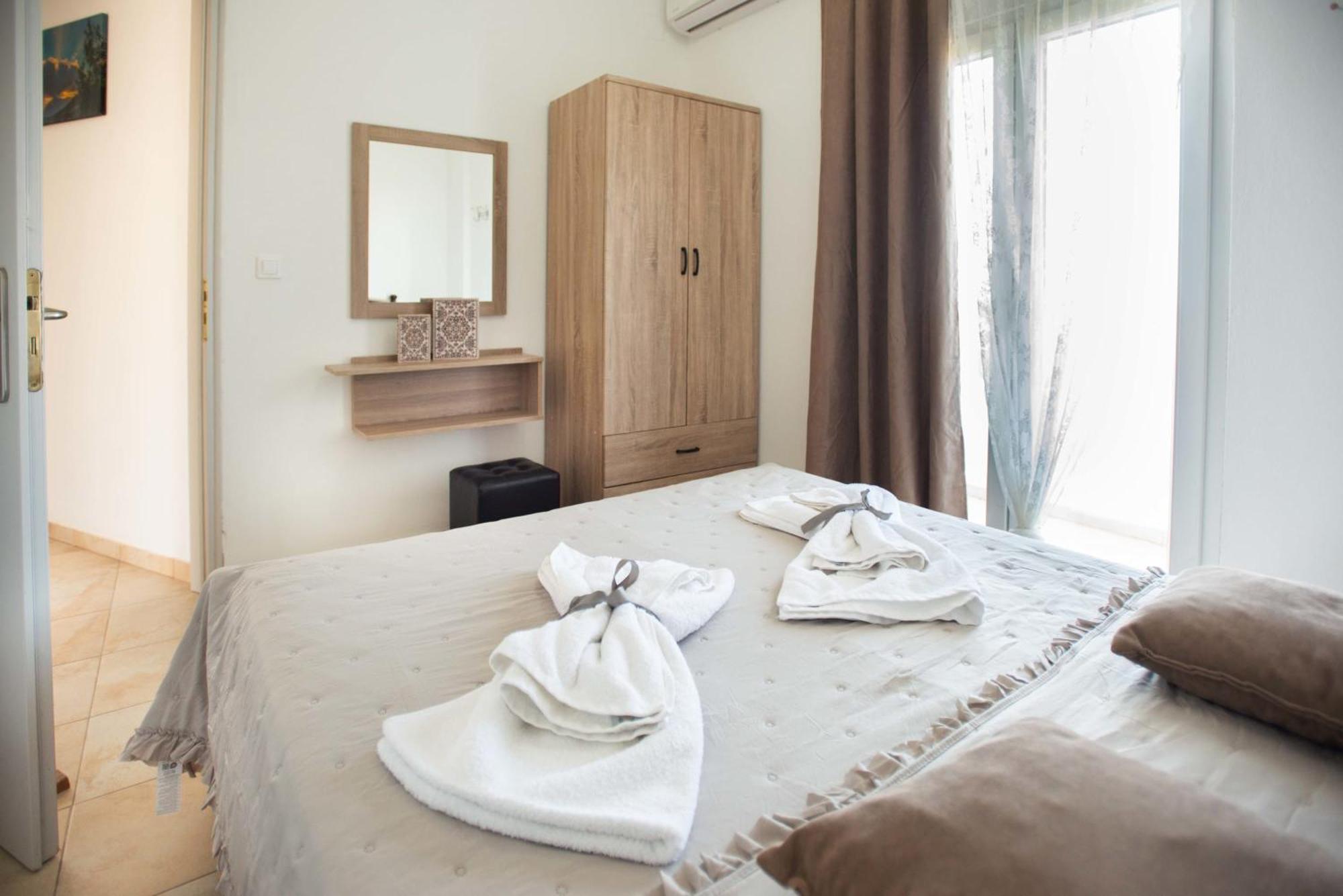 Afrathias Beachhouse - Cretan Hideaway 칼라마키 외부 사진